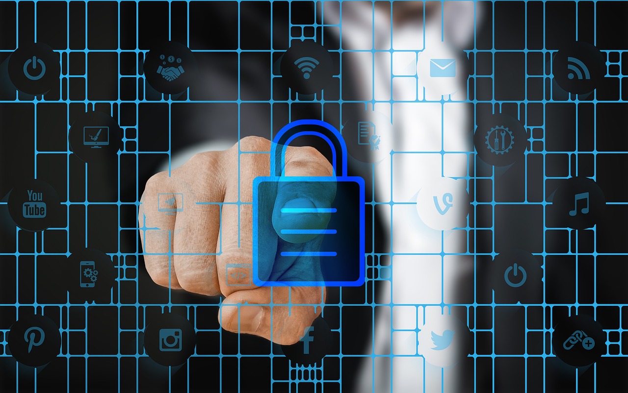 How to Maintain Safety in Online Relationships